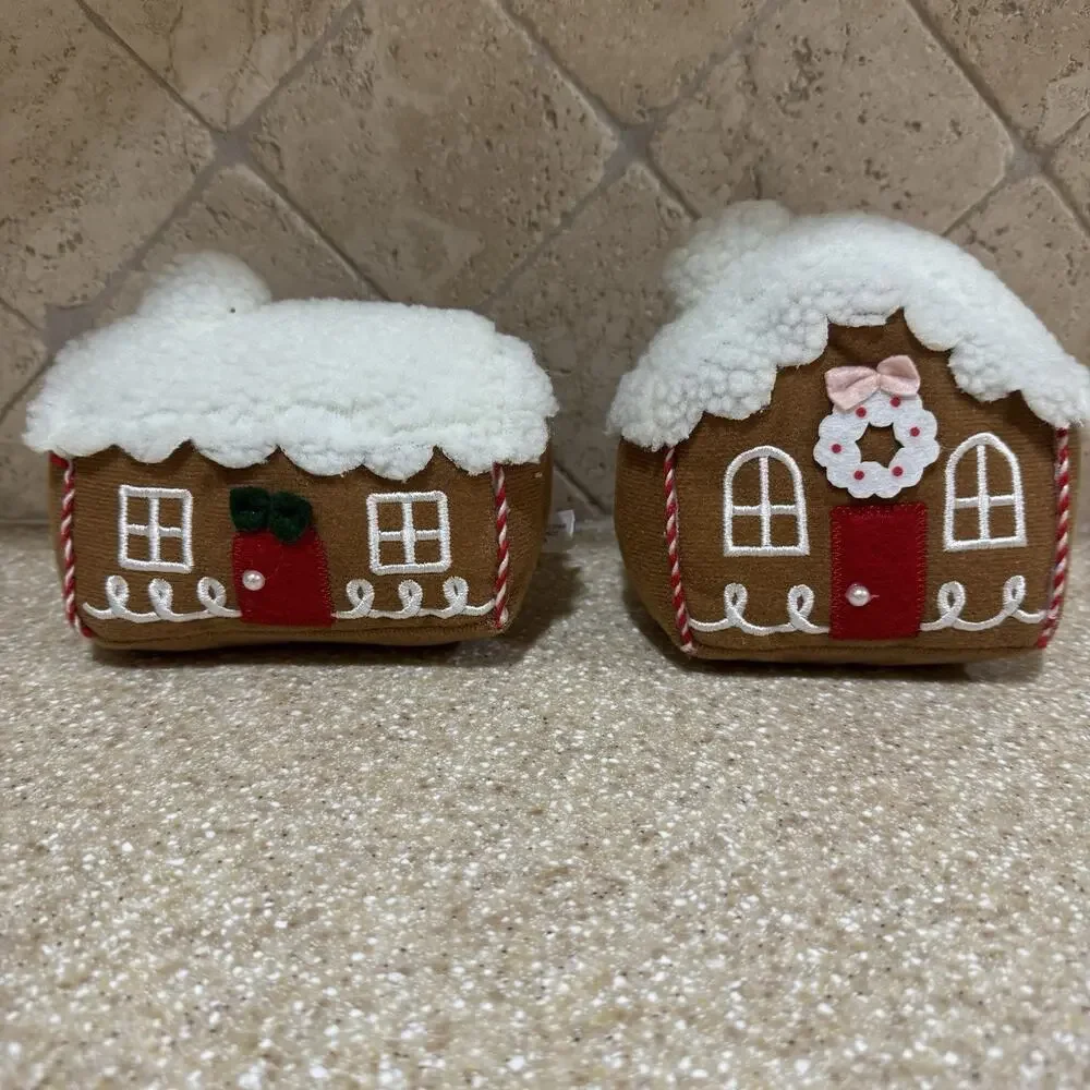 NEW Target Bullseye Playground Gingerbread House Holiday Christmas Shelf Sitter